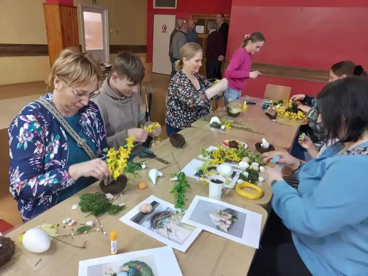 Wiosna w Szczekanicy kreatywne warsztaty dla mieszkańców osiedlaprzed nami