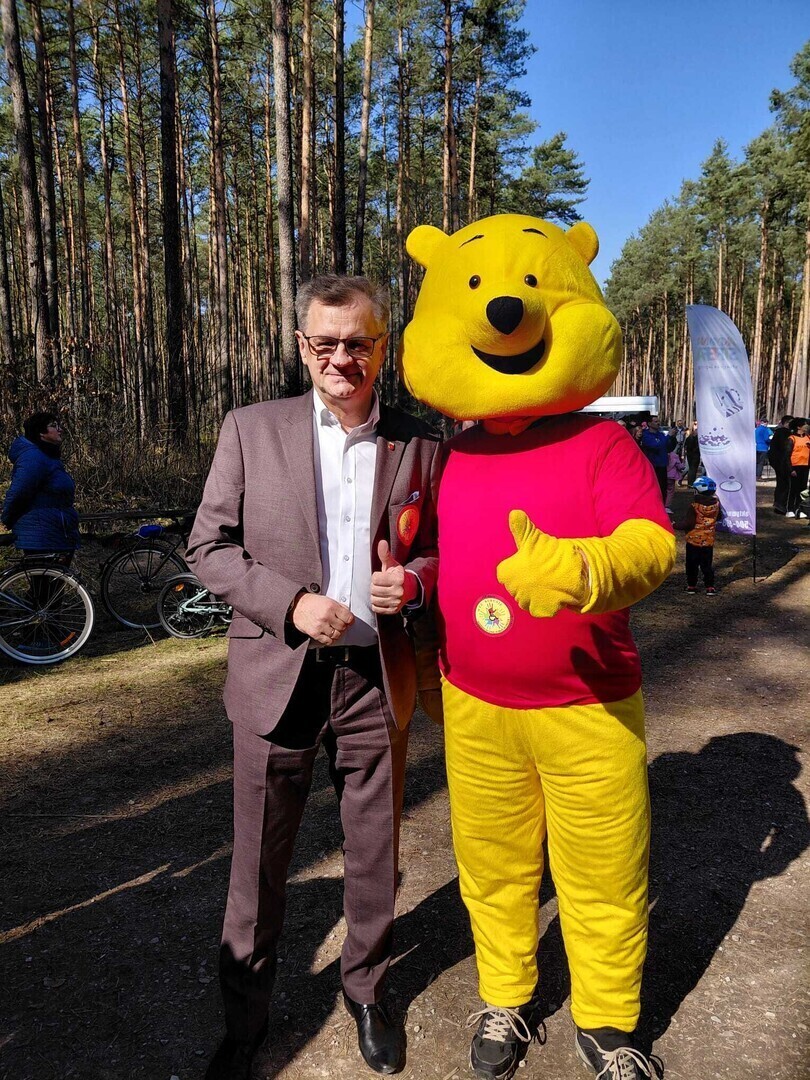 Sport i pomoc w moszczenickim lesie