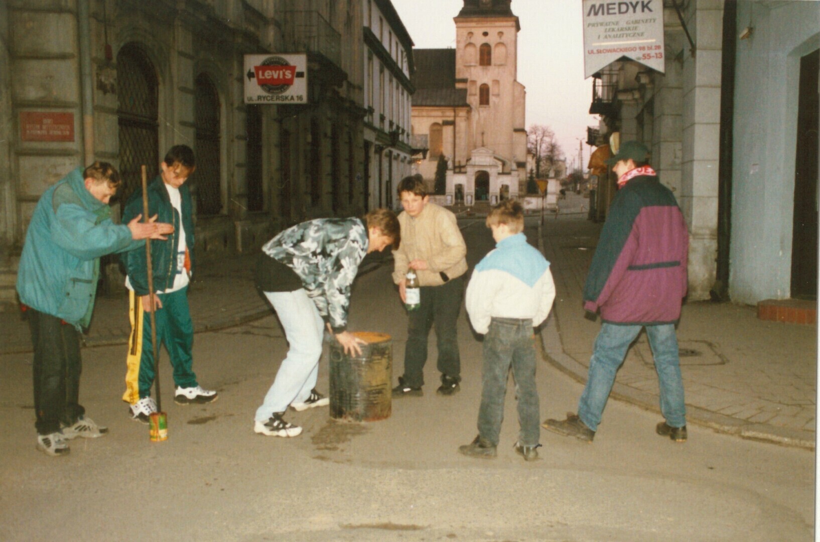 Dawna Wielkanoc w Piotrkowie i regionie. Tradycje zwyczaje i obrzędy o których dziś mało kto pamięta