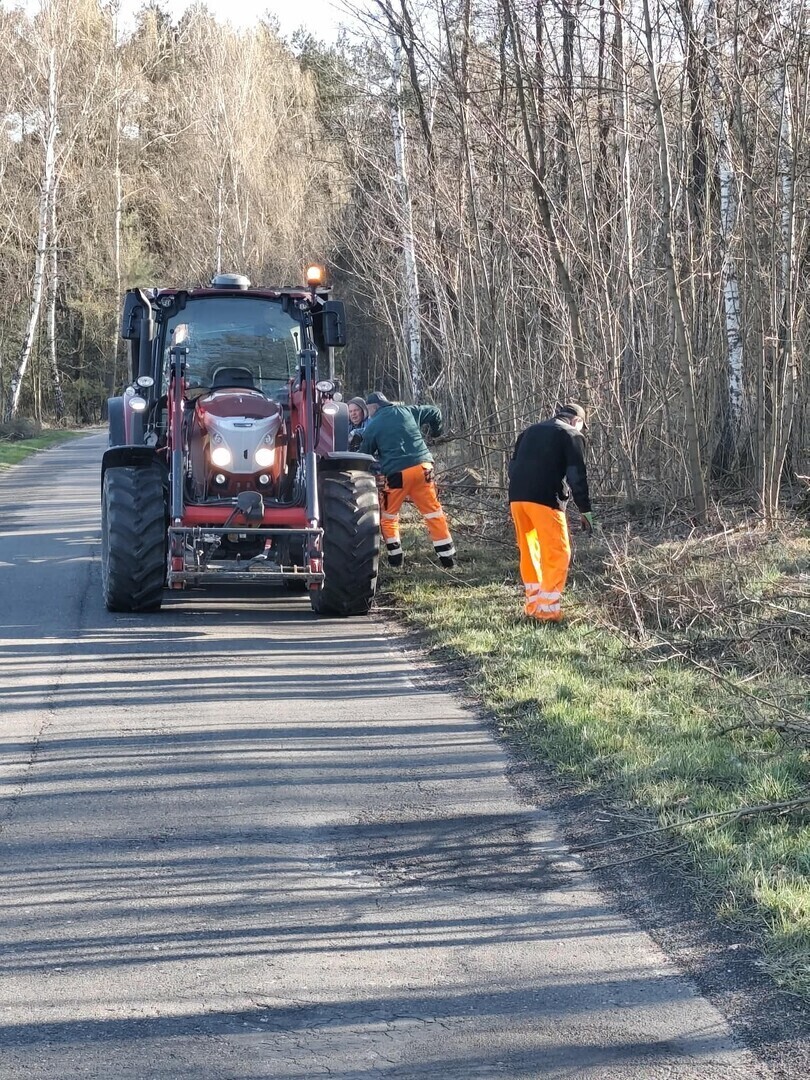 Nie czekają na lepszy moment drogowcy już działają na drogach powiatowych