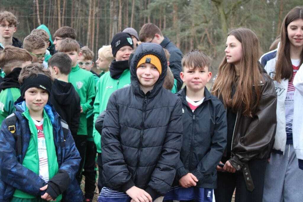 Uczniowie rywalizowali w mistrzostwach powiatu w biegach przełajowych w Wolborzu