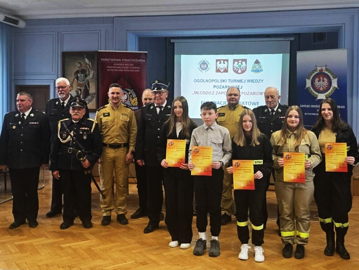 Młode mieszkanki gminy Czarnocin z sukcesami w powiatowym turnieju wiedzy pożarniczej