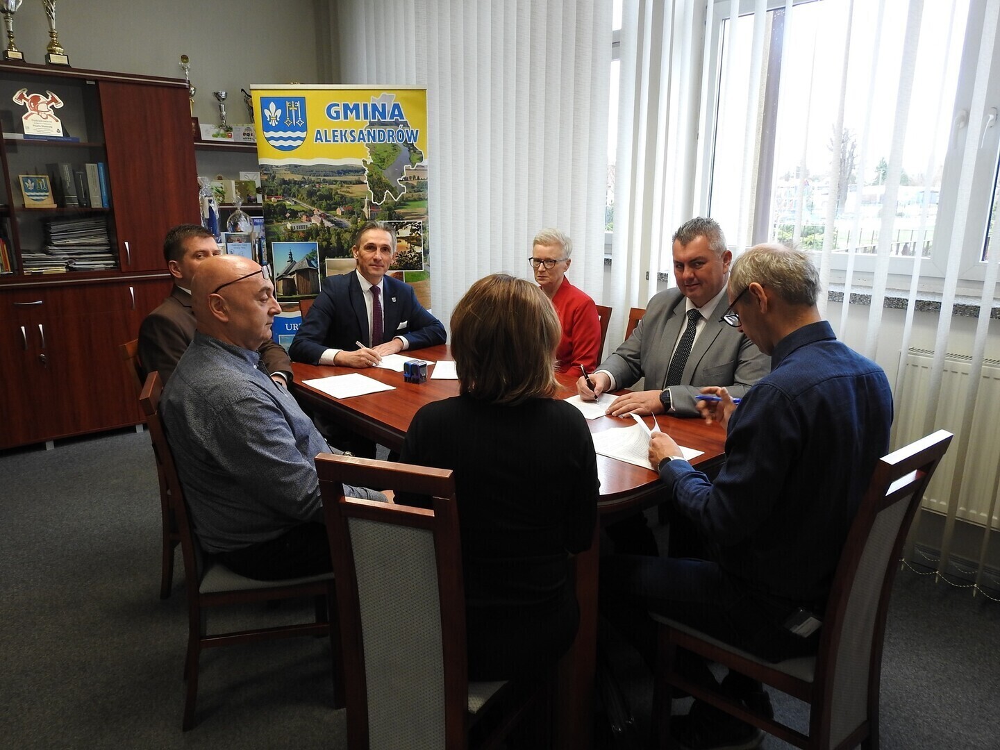 Gmina Aleksandrów podpisała umowę na przebudowę drogi wewnętrznej w Kalinkowie