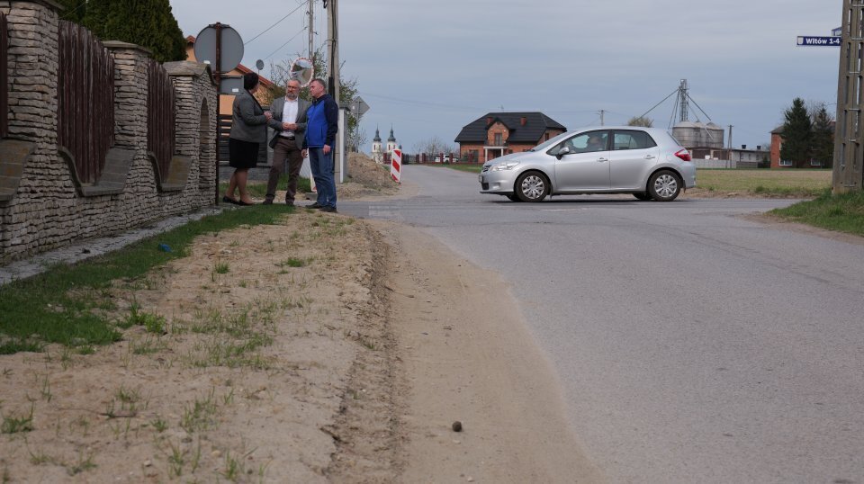Rozbudowa infrastruktury pieszej w Witowie-Kolonii i Witowie nabiera tempa