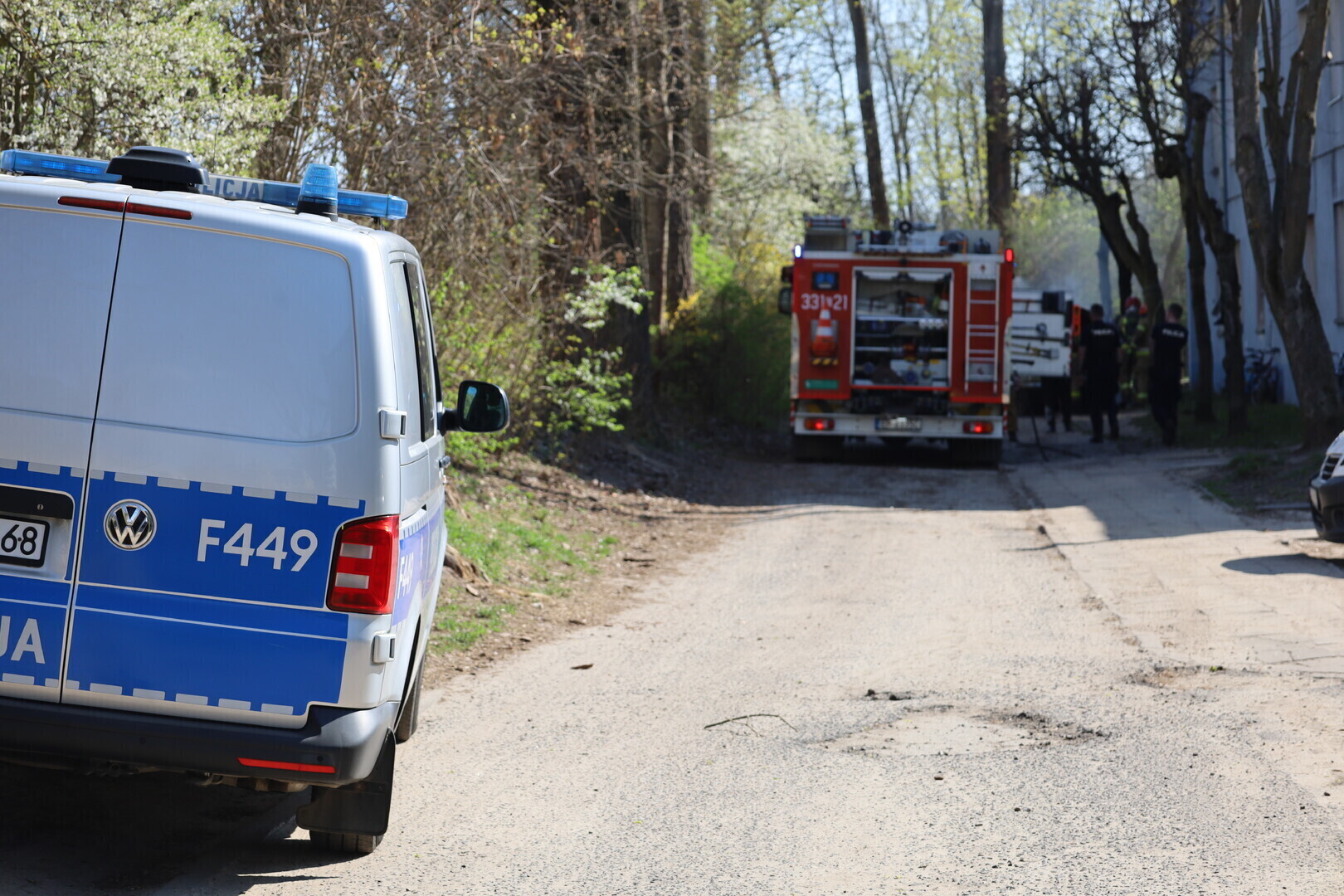 Auto stanęło w ogniu na Broniewskiego