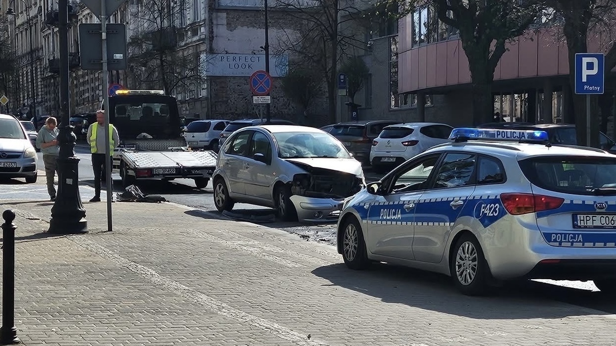 Zderzenie w alejach 3 Maja. Utrudnienia w ruchu przy MOK