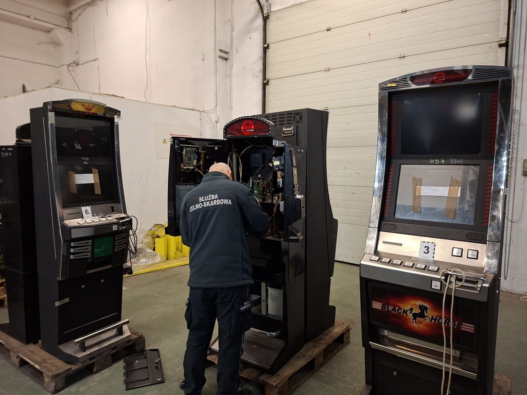 Skuteczna akcja KAS i Policji - rozbita zorganizowana grupa przestępcza