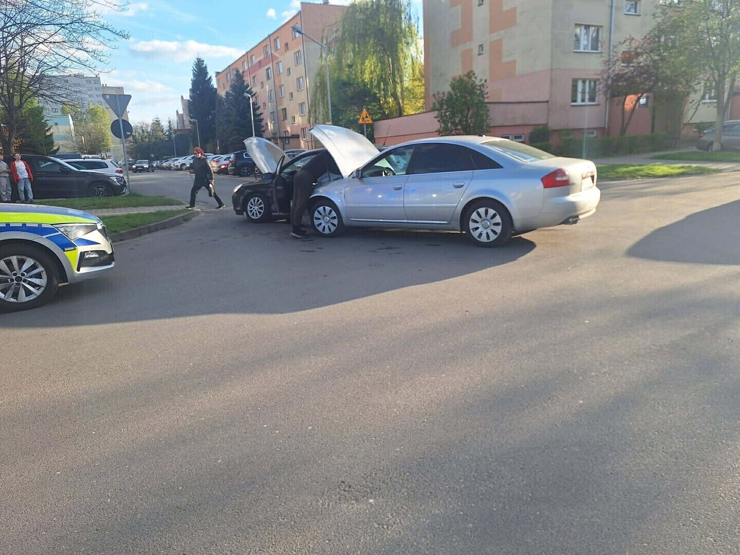 Kolizja na skrzyżowaniu Daniłowskiego i Szkolnej. Sprawcą 19-letni kierowca Audi