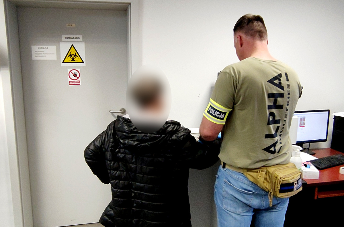 Nielegalny towar u 72-latki. Policja zatrzymała paserkę akcyzową