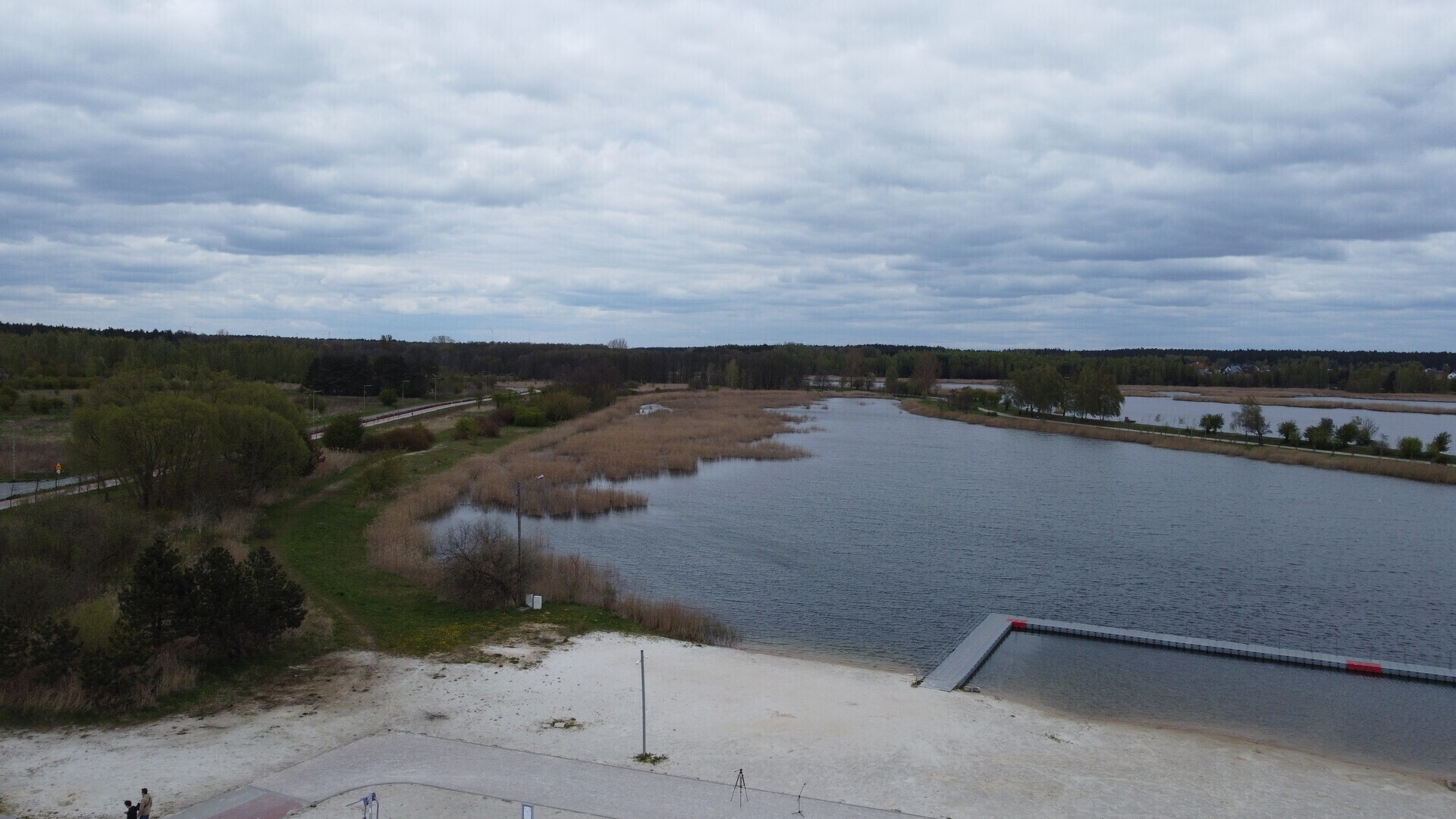 Rewitalizacja Bugaja w Piotrkowie coraz bliżej. Blisko 46 mln zł na nowe Słoneczko ścieżki i infrastrukturę rekreacyjną nad zbiornikiem. W tle wraca temat wody w jeziorze