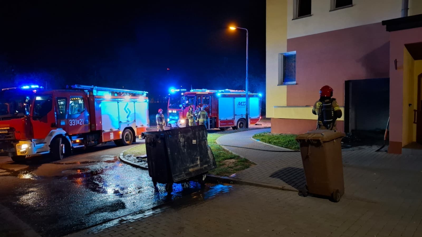 Pożar w budynku przy ul. Wojska Polskiego w Piotrkowie szybka akcja strażaków