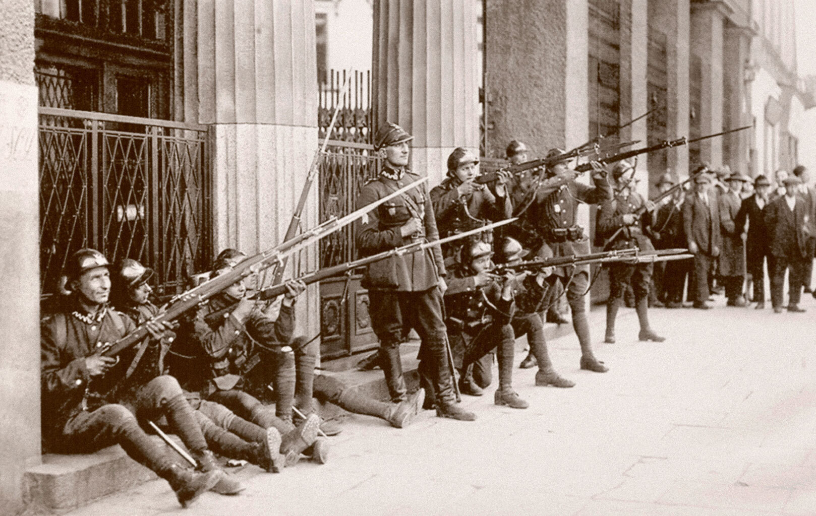 Wojna polsko polska. 100 lat po przewrocie majowym 1926 roku. Konferencja w Akademii Piotrkowskiej