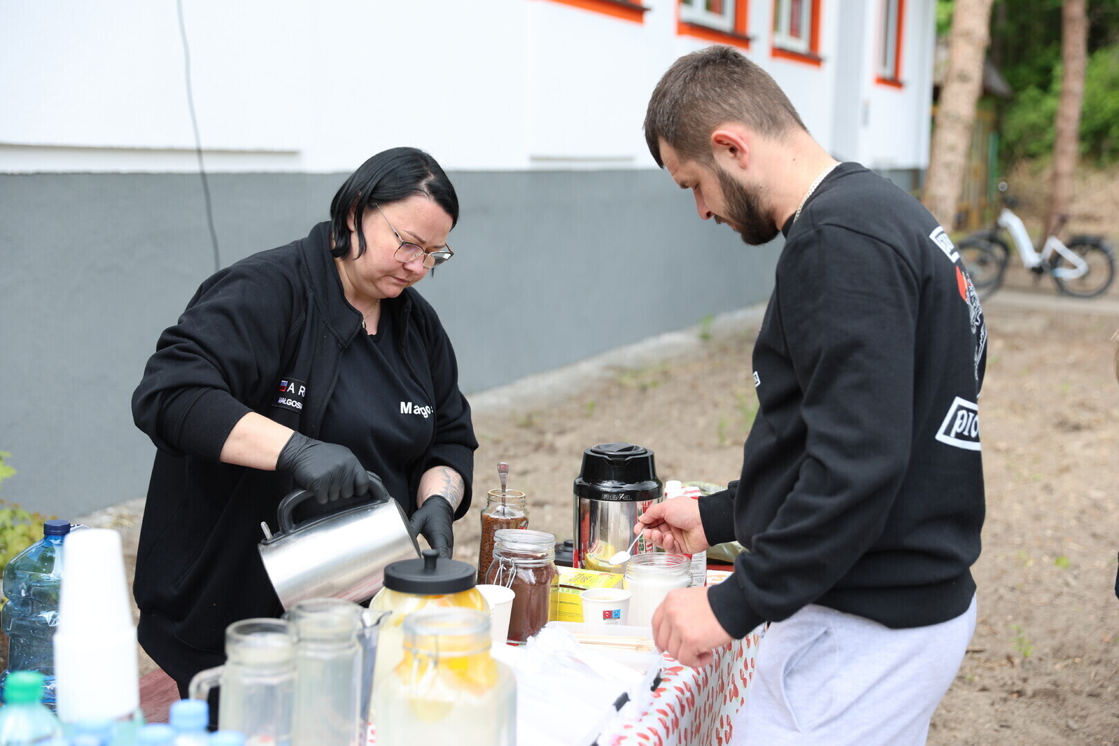 Motocykliści i leśnicy wspólnie posprzątali las. Pierwsze motosprzątanie przy ul. Wolborskiej