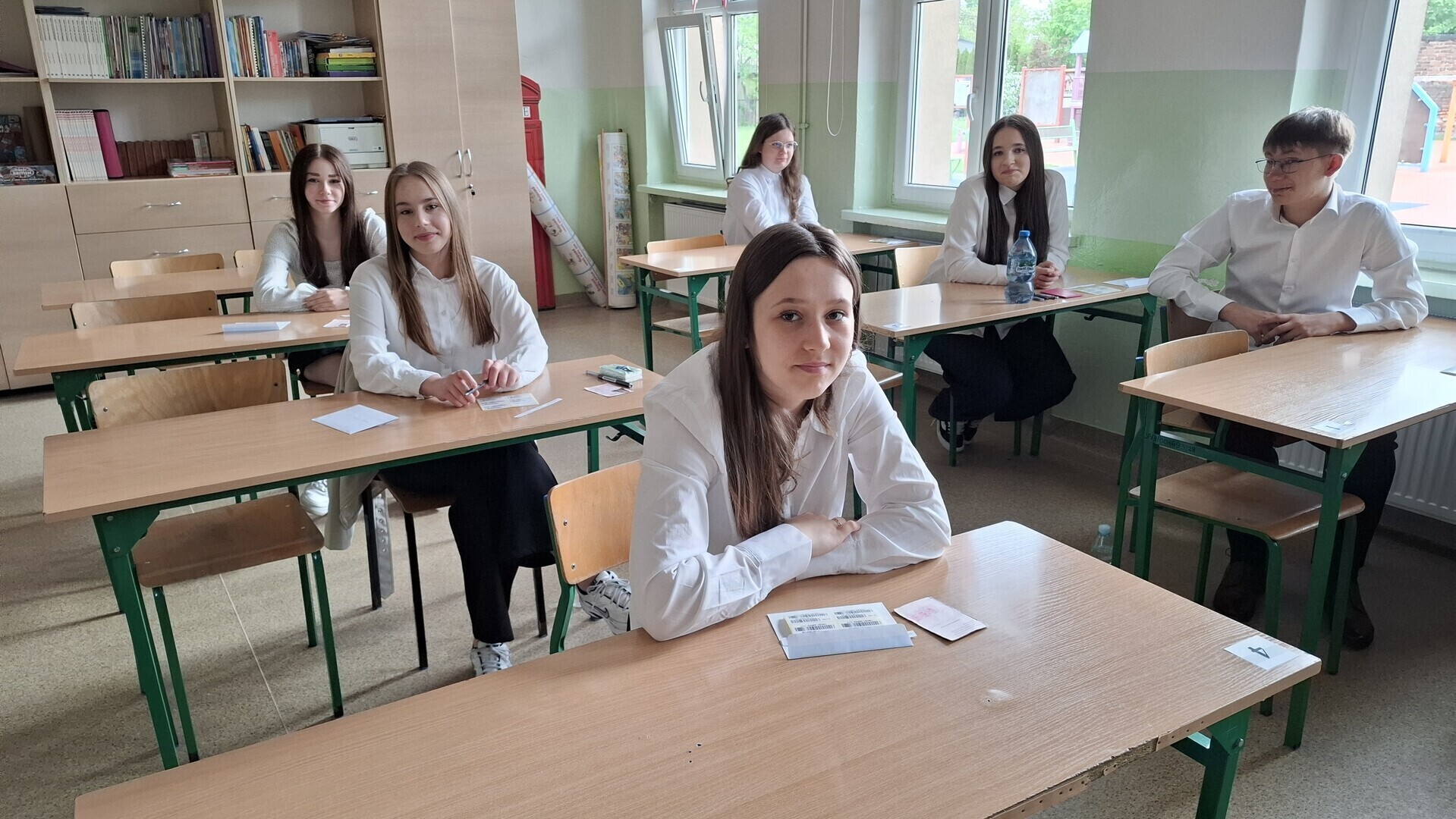 W Piotrkowie rozpoczęły się egzaminy ósmoklasisty. Sprawdziliśmy jakie były nastroje przed rozpoczęciem