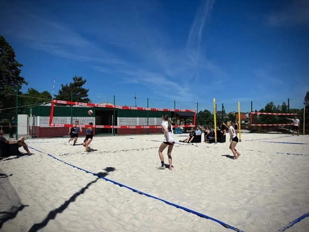 Sportowa majówka w Powiecie Piotrkowskim Młodzi mistrzowie w blasku słońca i medali