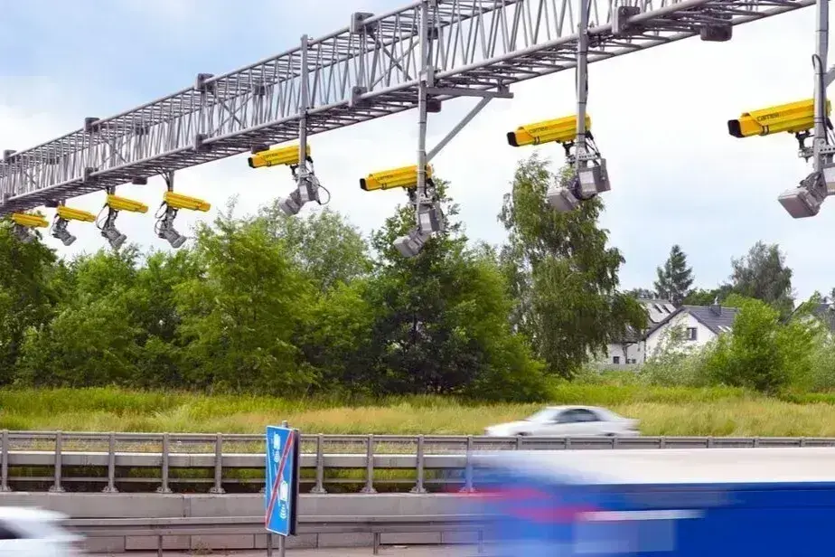 Odcinkowy pomiar prędkości A1 Kamieńsk Radomsko już działa. GITD uruchomiło nowy system kontroli kierowców