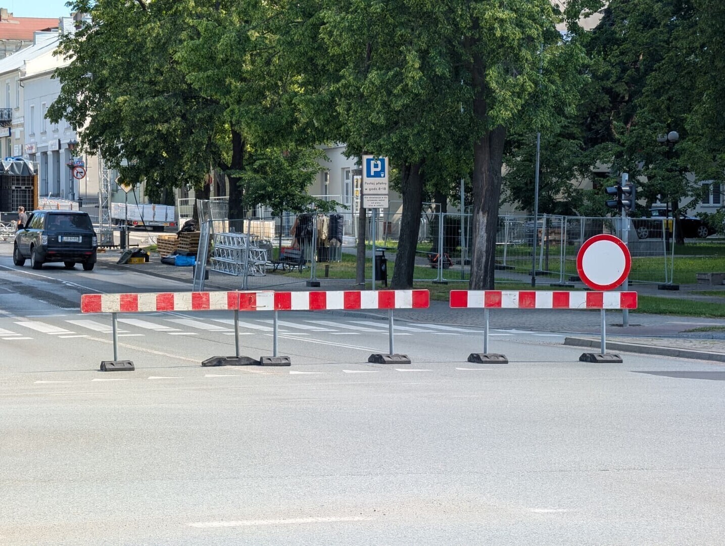 Dni Piotrkowa 2026. Zamknięta część Placu Kościuszki. Trwa montaż sceny