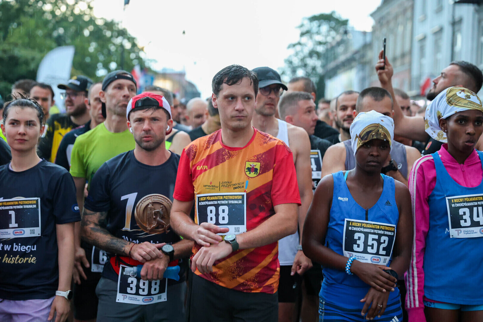 10. Nocny Półmaraton Piotrkowski ulicami miasta. Ponad 800 uczestników na starcie edycji 2026. Kto okazał się najlepszy