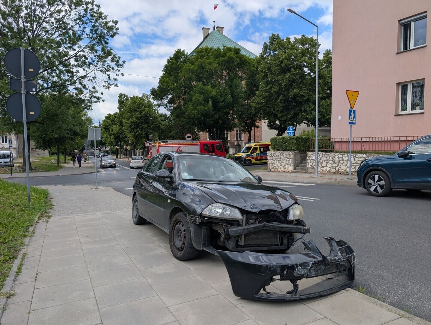 Kolizja w Piotrkowie Trybunalskim. Zderzenie na skrzyżowaniu Zamkowej i Jerozolimskiej