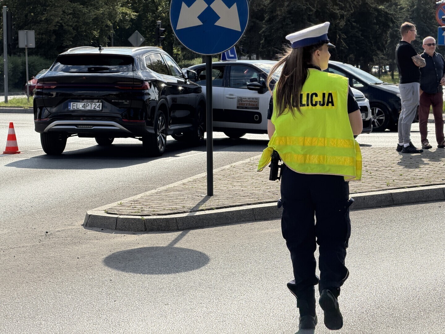 Zderzenie elki z SUV-em na skrzyżowaniu al. Kopernika i al. Armii Krajowej. Kierująca zasłabła a samochód sam wezwał wszystkie służby