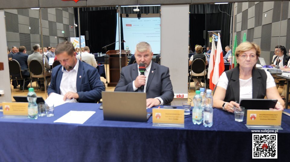 Rada Miejska w Sulejowie udzieliła burmistrz absolutorium i wotum zaufania
