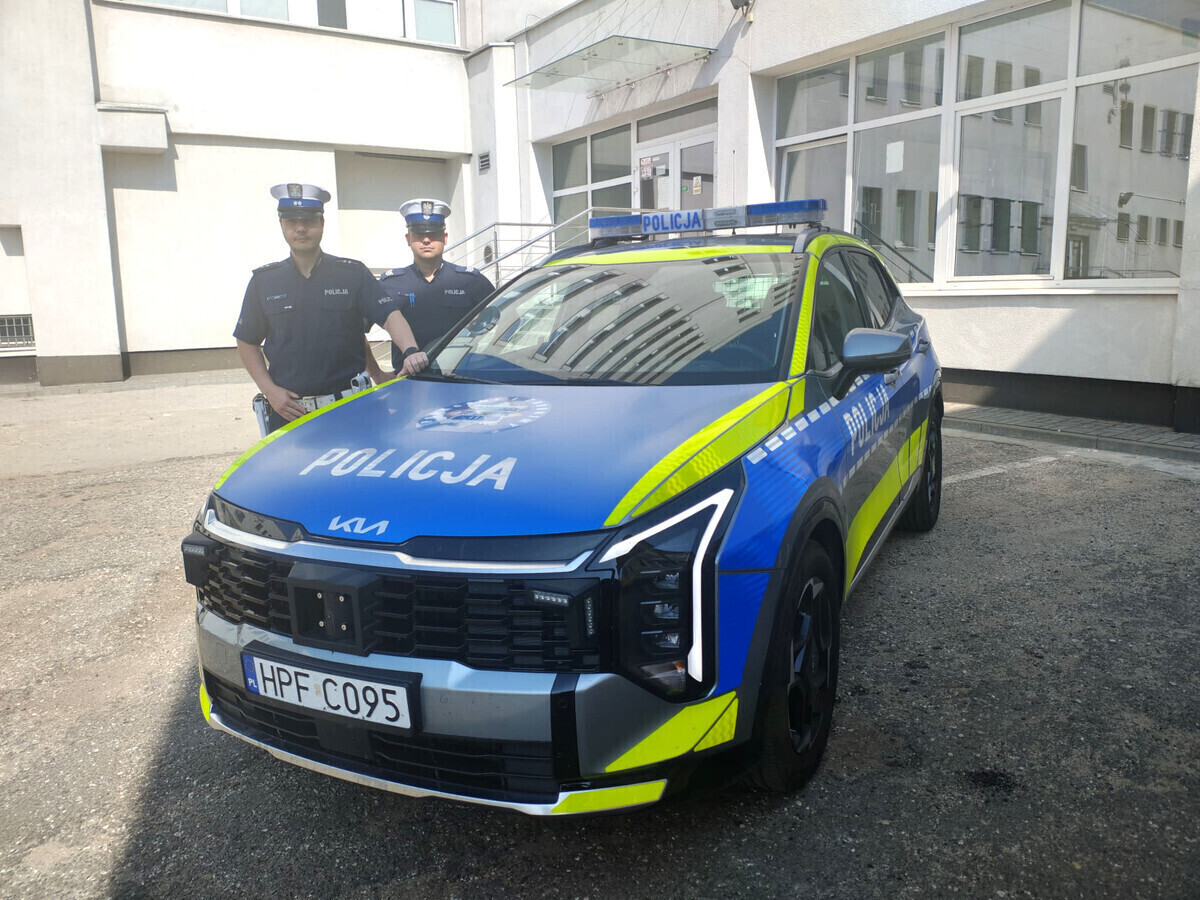 Zwykły patrol niezwykła interwencja. Policjanci z drogówki uratowali 3-latka