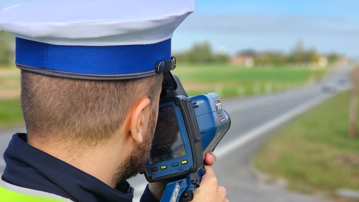 143 kmh zamiast 90. Straciła prawo jazdy a kontrola ujawniła że była poszukiwana