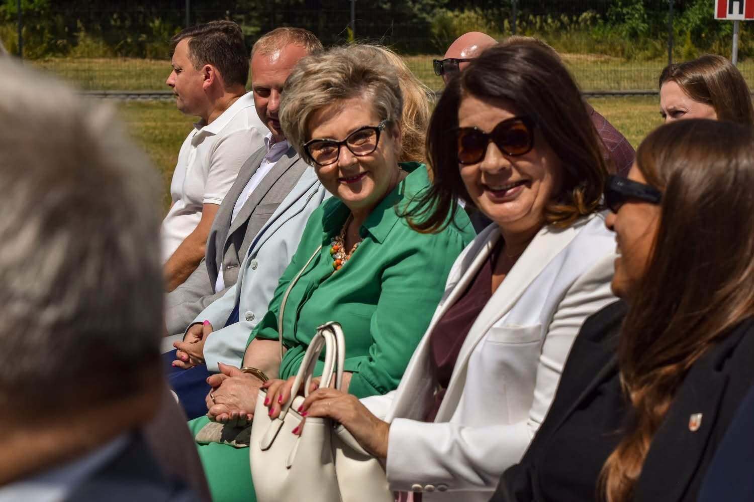 Delegacja z gminy Łęki Szlacheckie z wizytą w Masłowicach. Otwarcie nowej oczyszczalni ścieków
