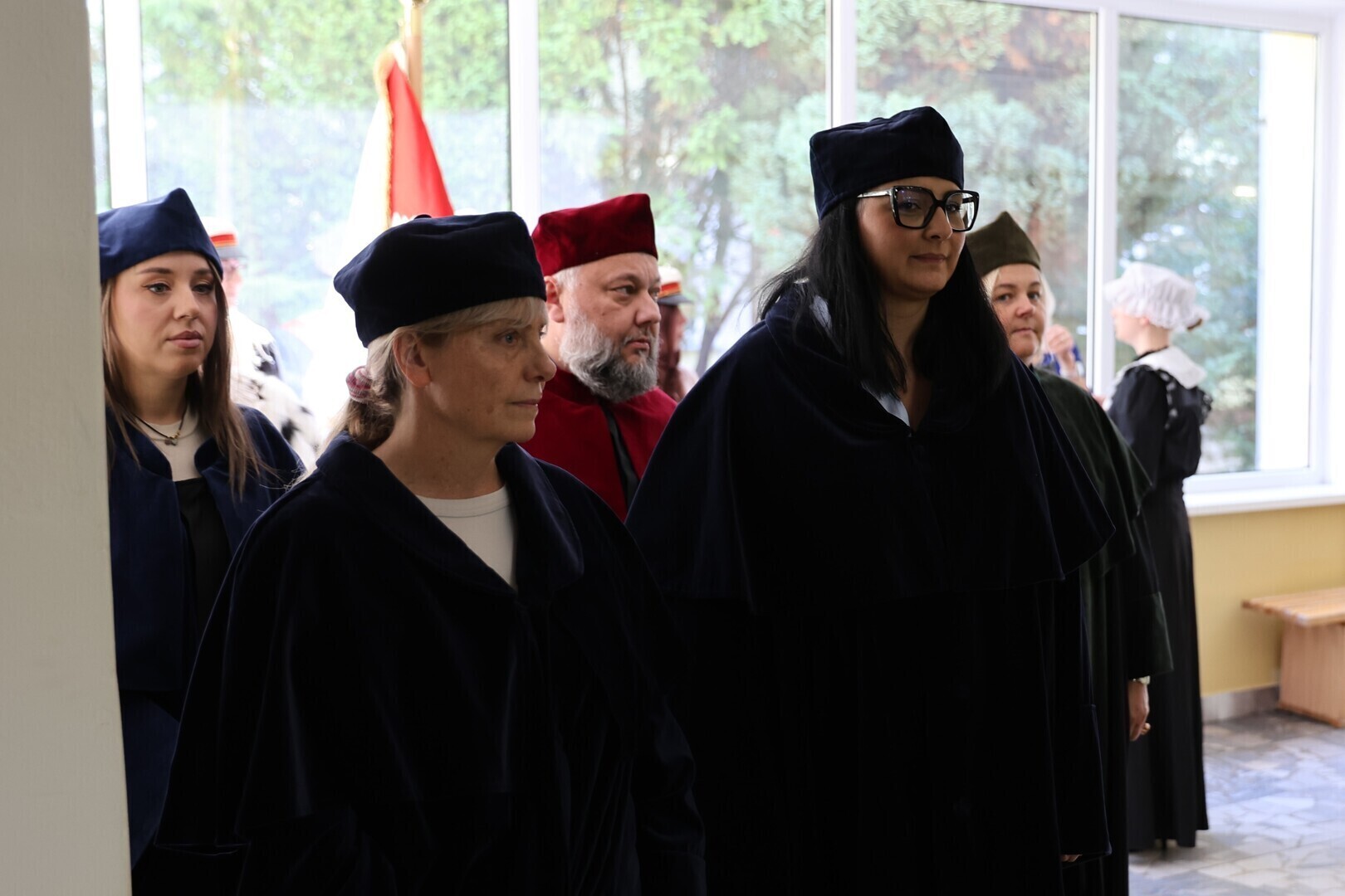 Czepkowanie w Akademii Piotrkowskiej. Absolwentki pielęgniarstwa odebrały dyplomy