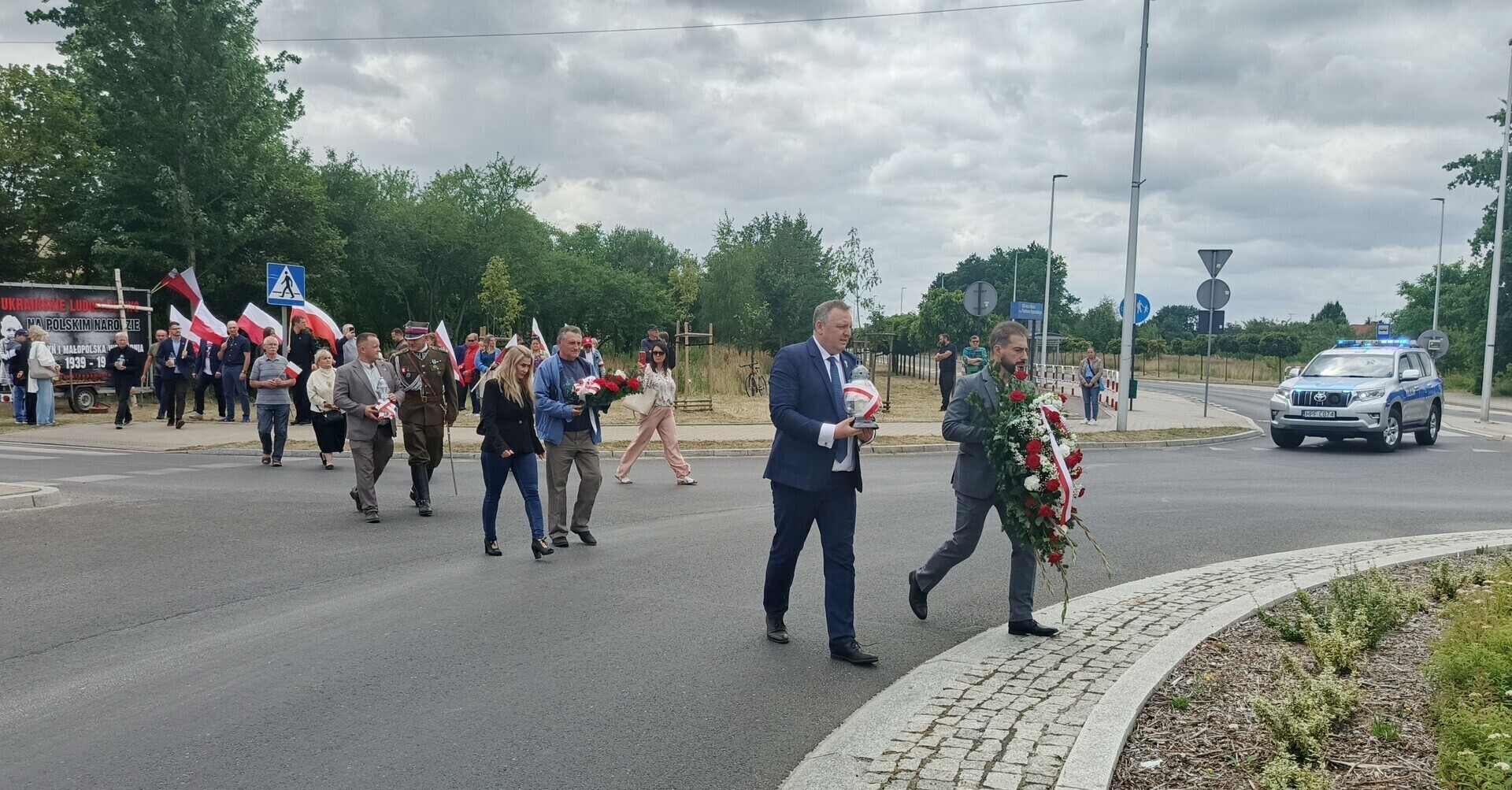 Uroczystości na Rondzie Ofiar Rzezi Wołyńskiej w Piotrkowie
