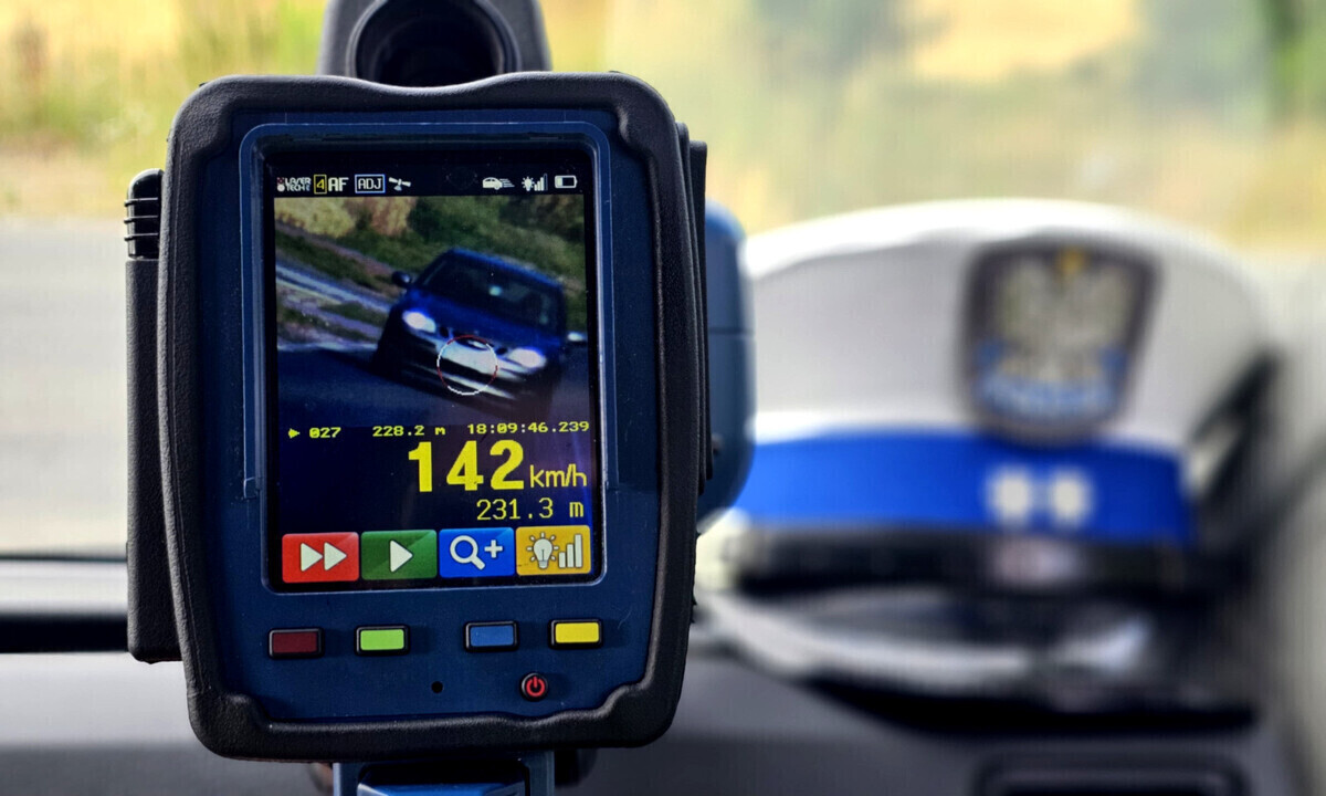 142 kmh w zabudowanym. 32-letni kierowca Saaba straci prawo jazdy na trzy miesiące
