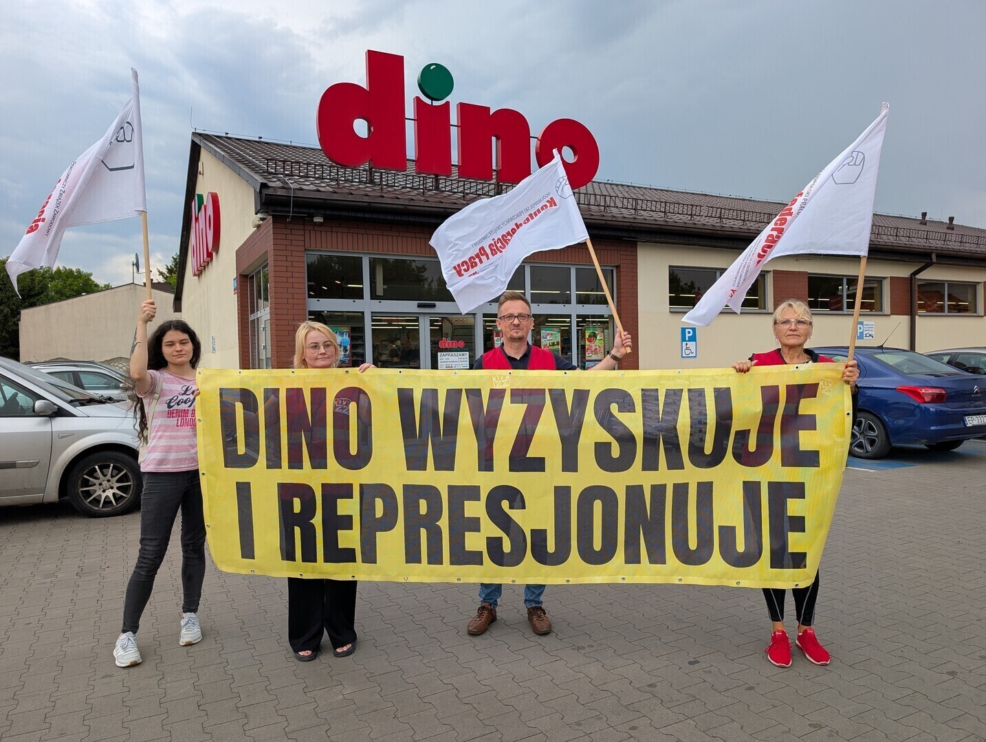 Protest w Dino. Zwolnione pracownice zabierają głos Piotr Ikonowicz interweniuje