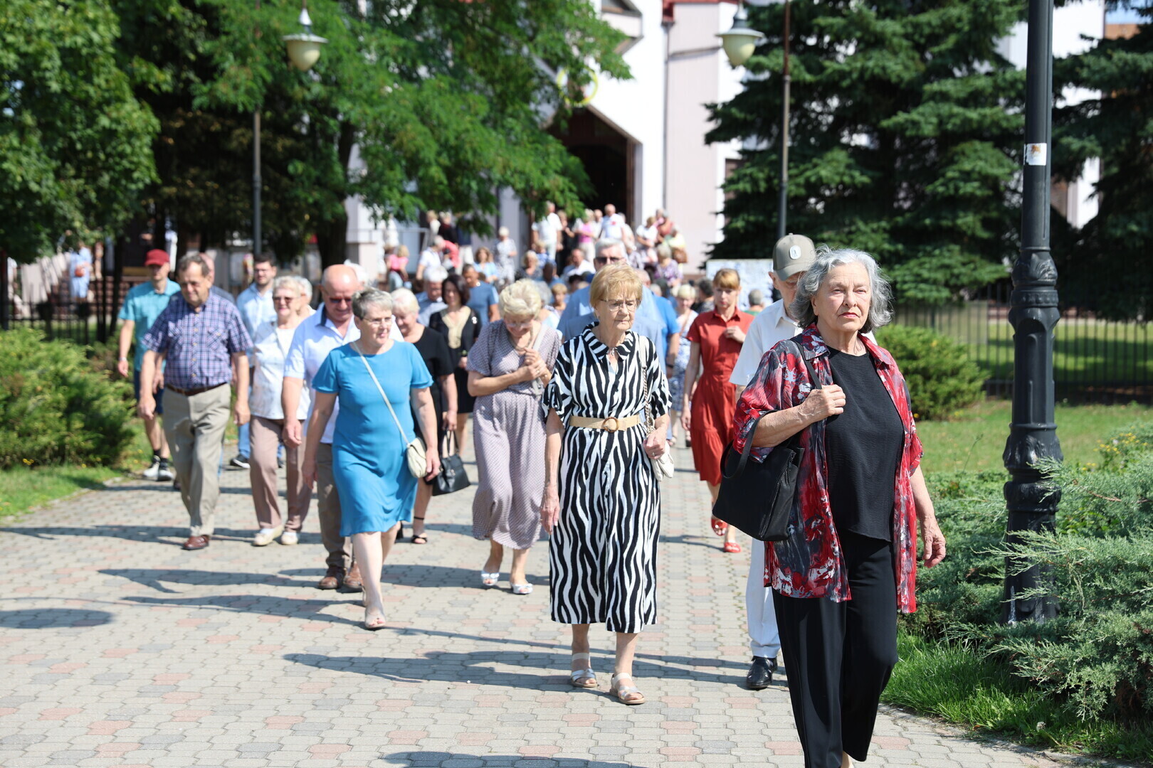 Po Mszy Świętej poświęcili samochody. Doroczna tradycja w parafii Królowej Pokoju