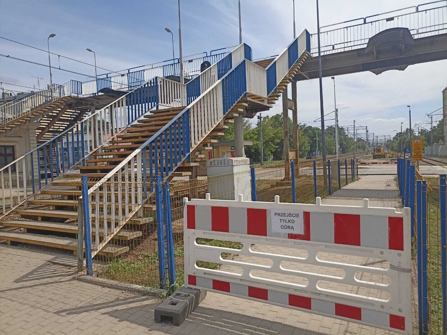 Przejście podziemne przy dworcu PKP w Piotrkowie. Minister zapowiada przetarg i parking