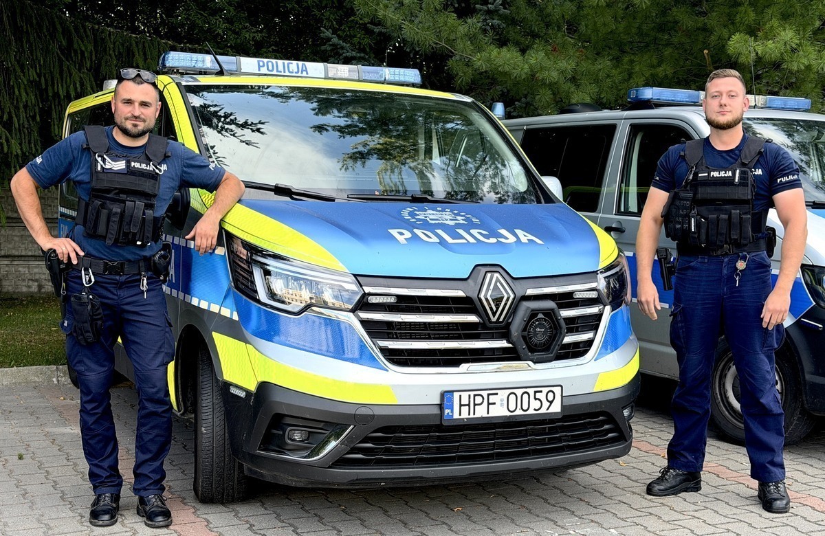 Usłyszeli wołanie o pomoc. Policjanci uratowali 54-latka z objawami hipoglikemii
