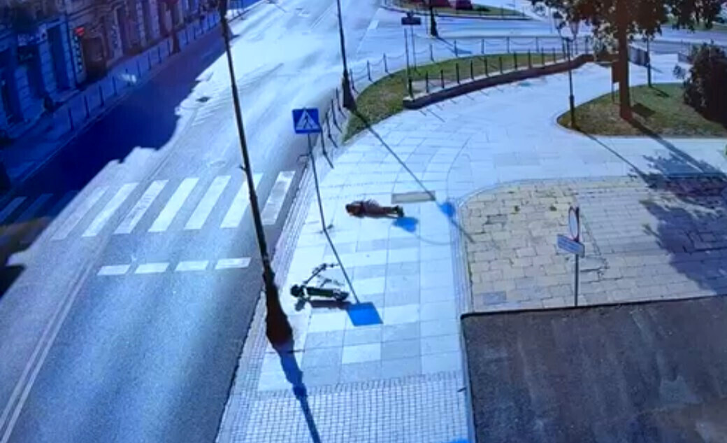 13-latek bez kasku trafił do szpitala po upadku z hulajnogi