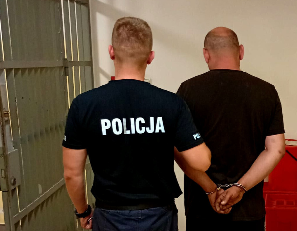 Pijany kierowca Fiata Ducato zatrzymany dzięki reakcji świadka. Miał blisko 24 promila i był boso