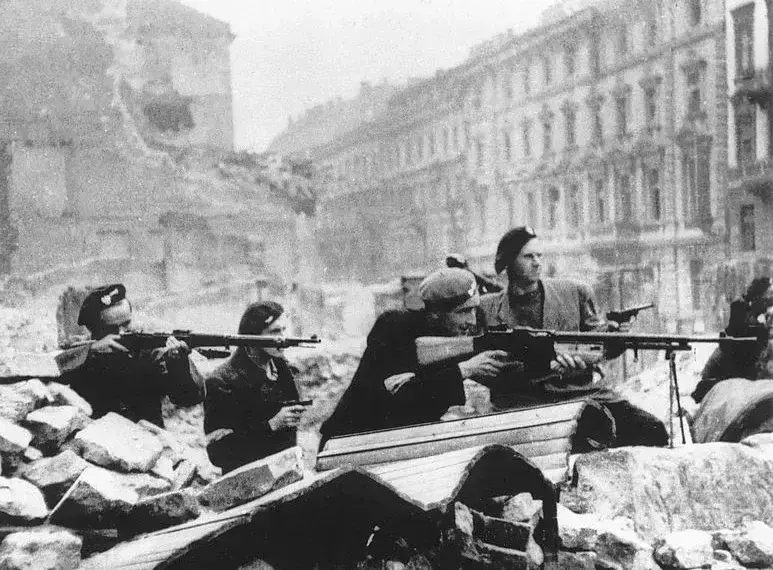 Piotrkowianie w Powstaniu Warszawskim