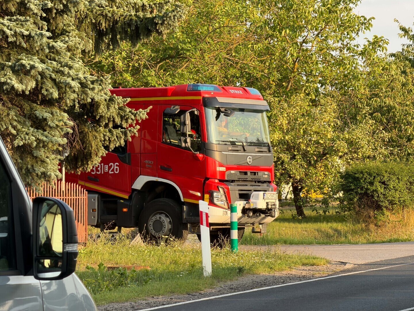 Wypadek z udziałem dwóch samochodów na DK 91 w Longinówce. Droga jest zablokowana ranny jest 6-letni chłopiec