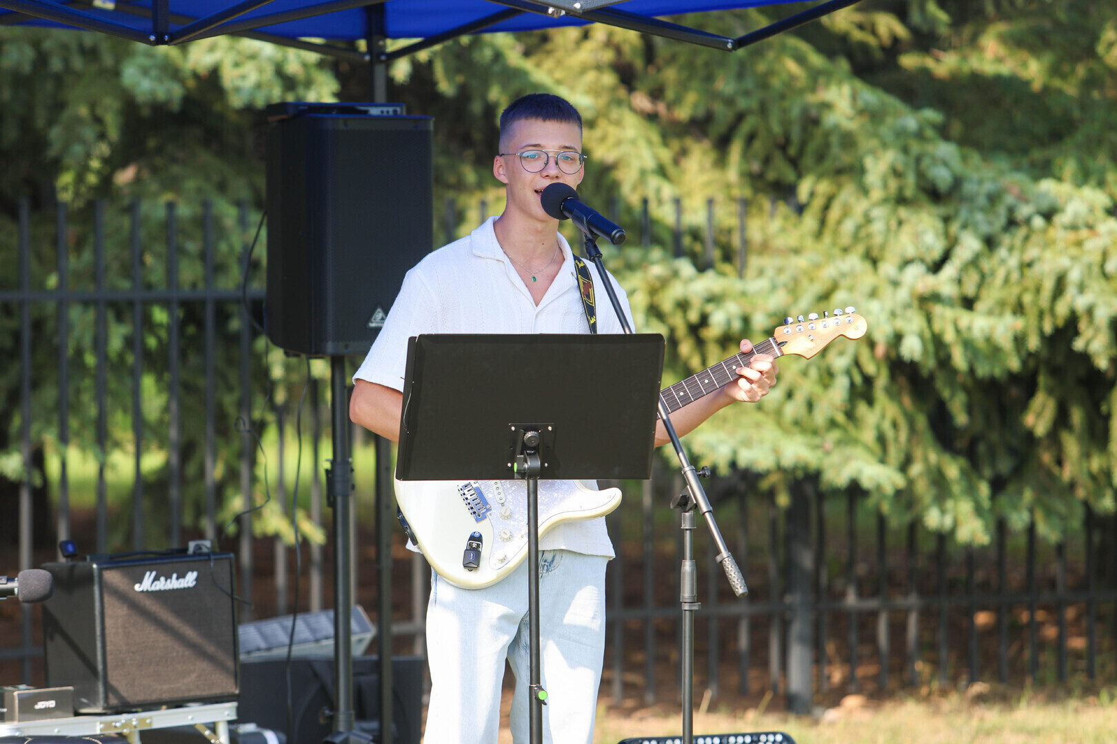 Szymon Jeż wystąpił podczas finału cyklu Muzyka i sąsiedzi na Belzackiej