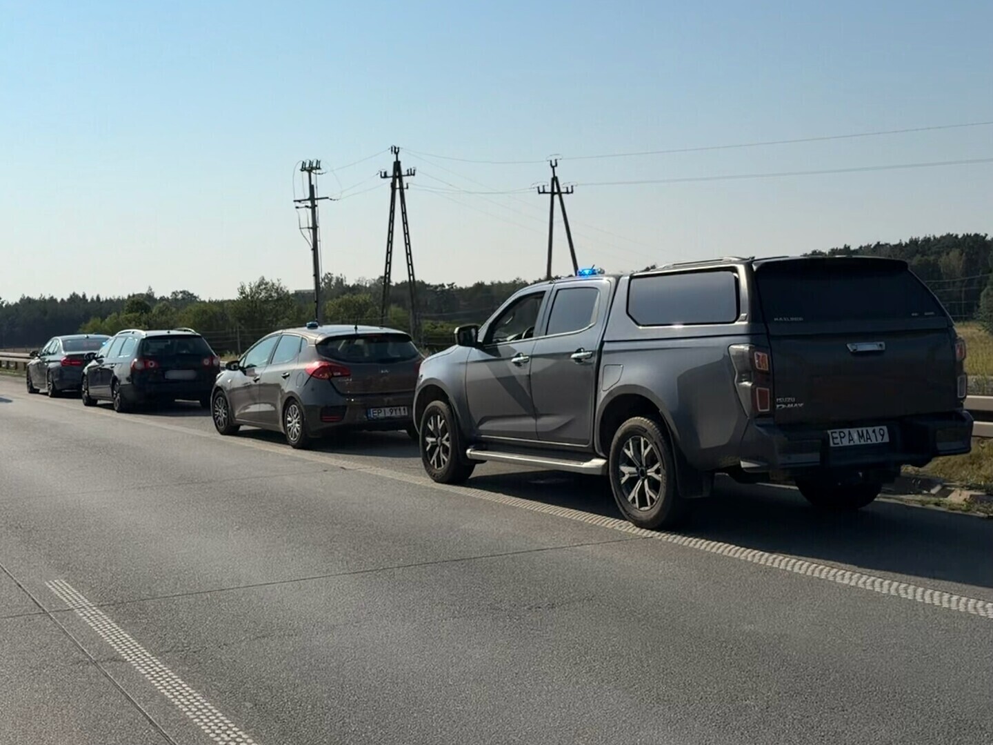 Poszukiwany sprawca włamań zatrzymany na drodze ekspresowej S8