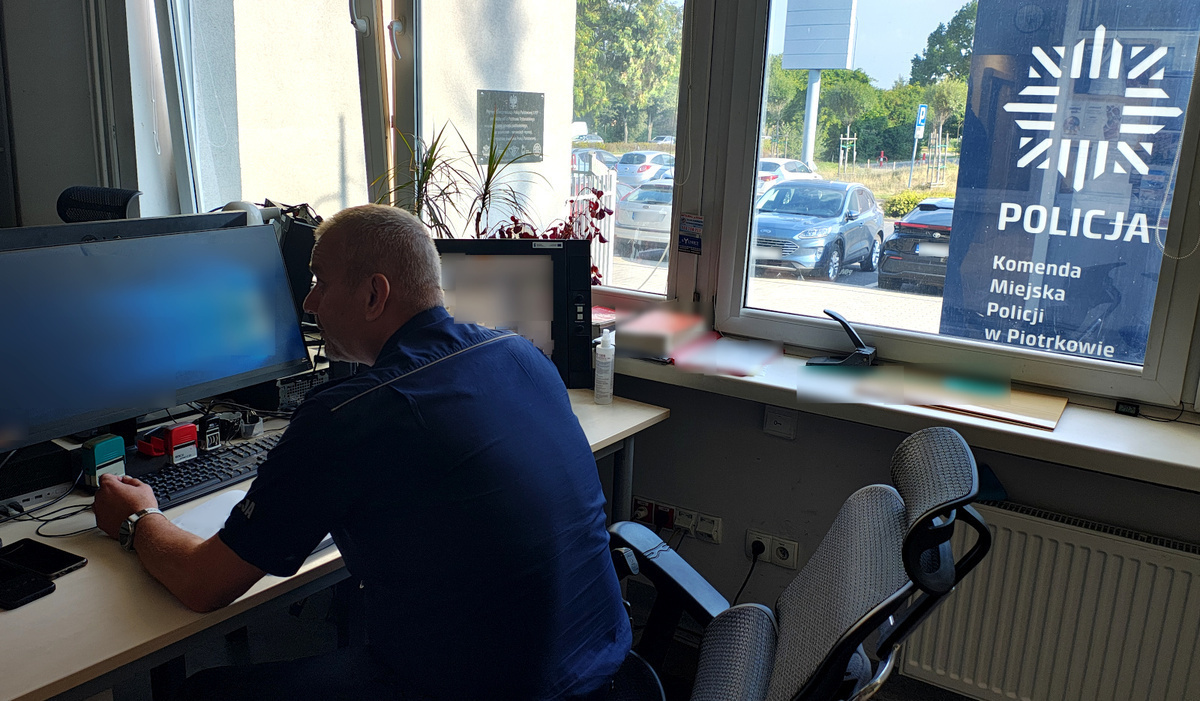 Dramatyczne chwile przy torach. Dyżurny policji uratował życie 23-latki