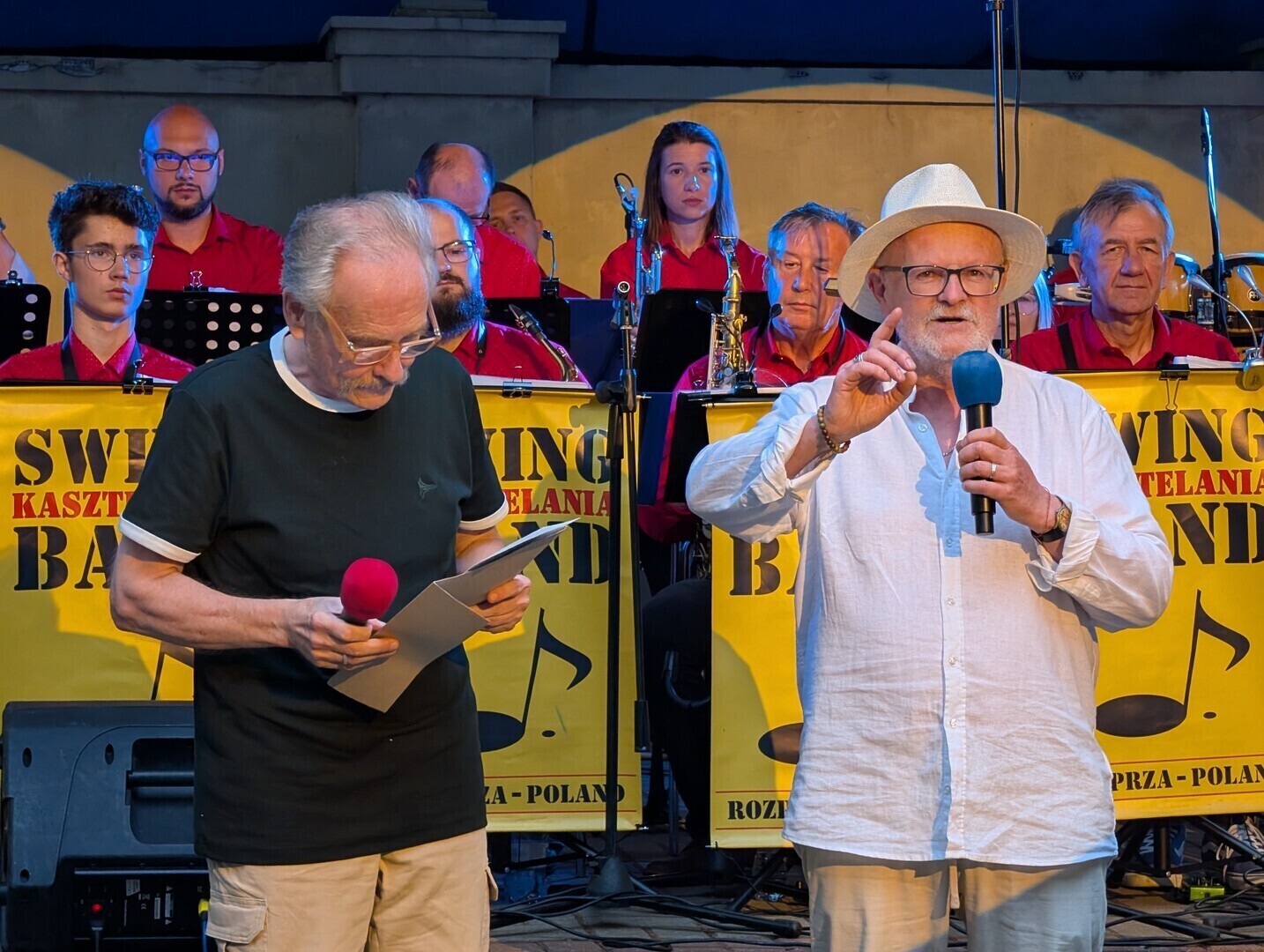 Trybunalski Dancing Swing nietypowa potańcówka w Piotrkowie Trybunalskim. Swing i muzyka na żywo porwały mieszkańców do tańca