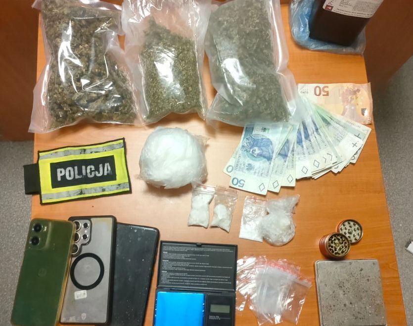 Prawie pół kilograma narkotyków w mieszkaniu. 38-latek z Piotrkowa aresztowany