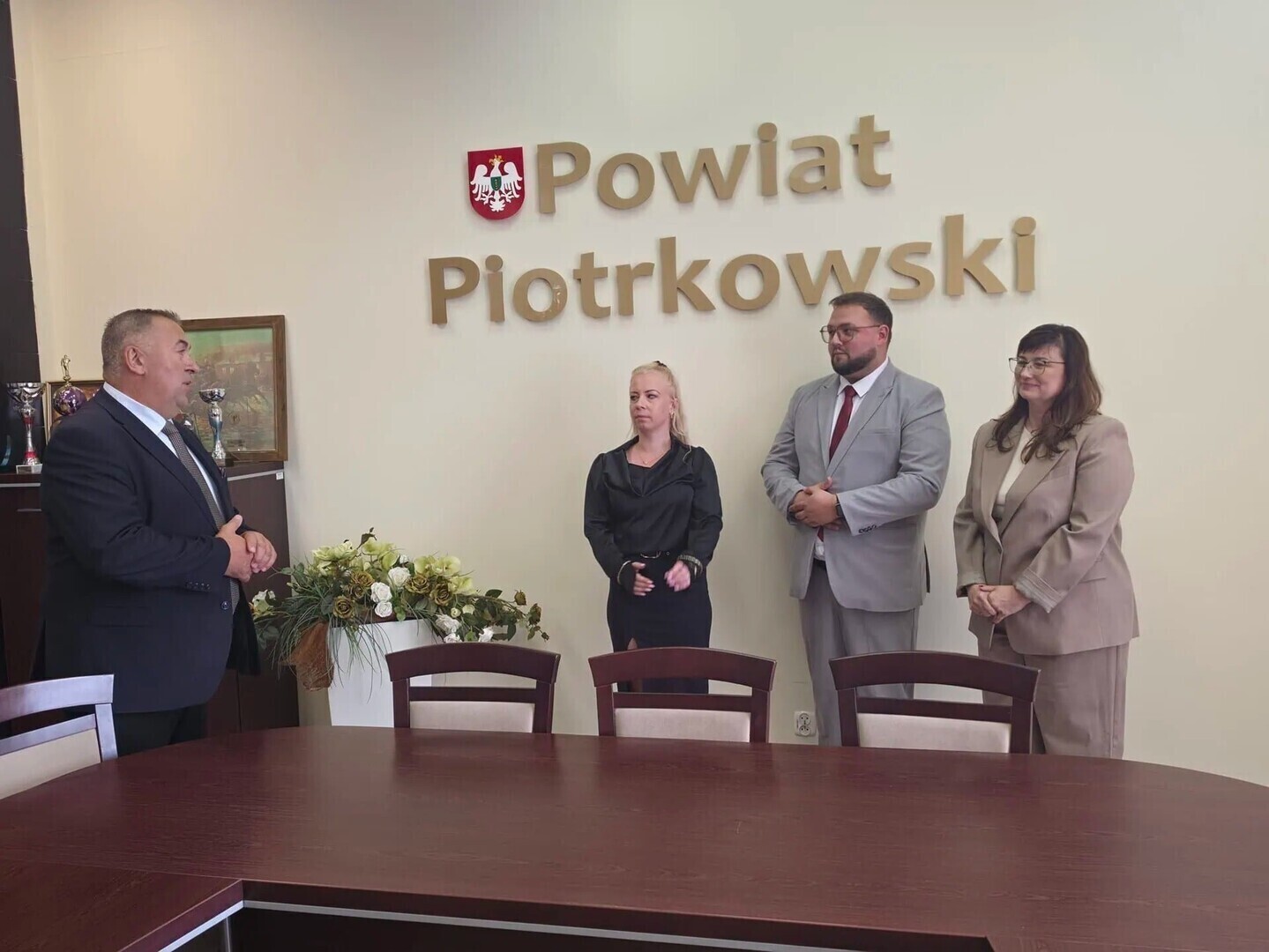 Nauczyciele z powiatu piotrkowskiego odebrali akty mianowania