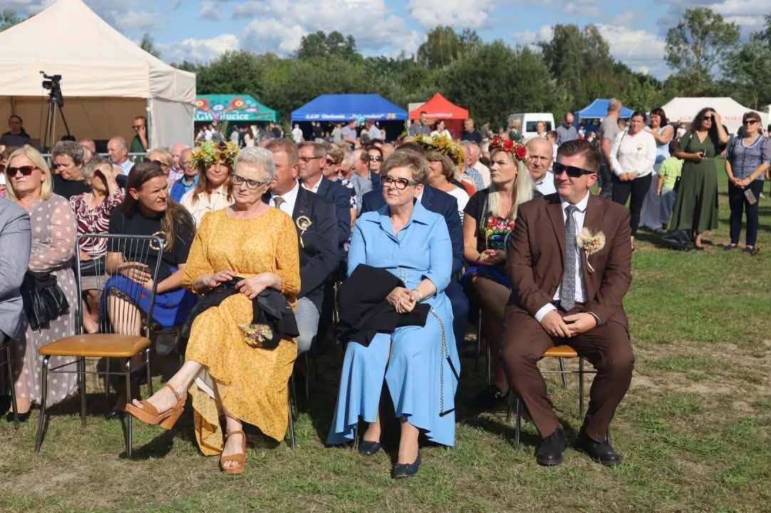 Delegacja z Łęk Szlacheckich na dożynkach w Aleksandrowie