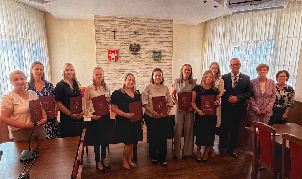 12 nauczycielek z awansem zawodowym