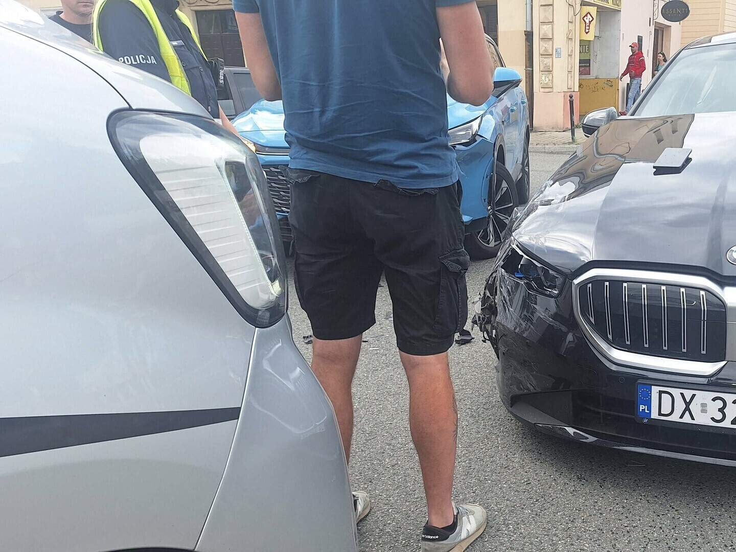 Luksusowe BMW zderzyło się z chińskim SUVem