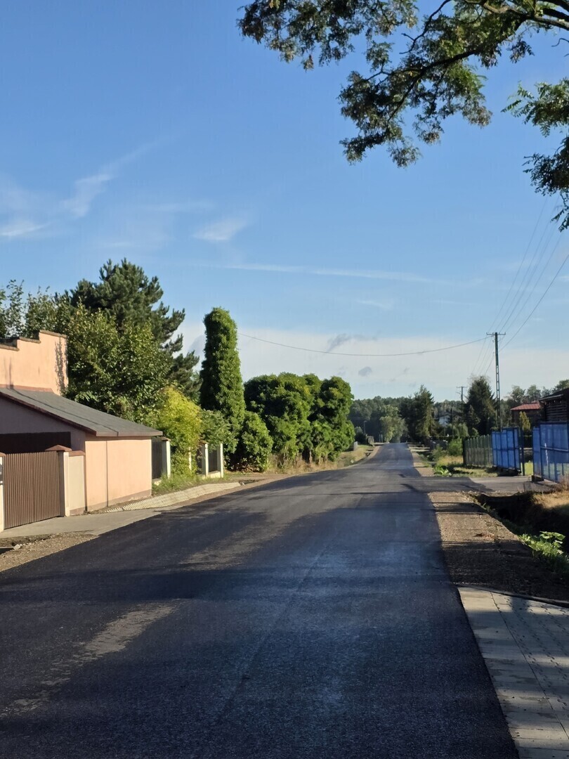 Nowa nawierzchnia na drodze Grabica Lubonia. Zakończyła się ważna inwestycja