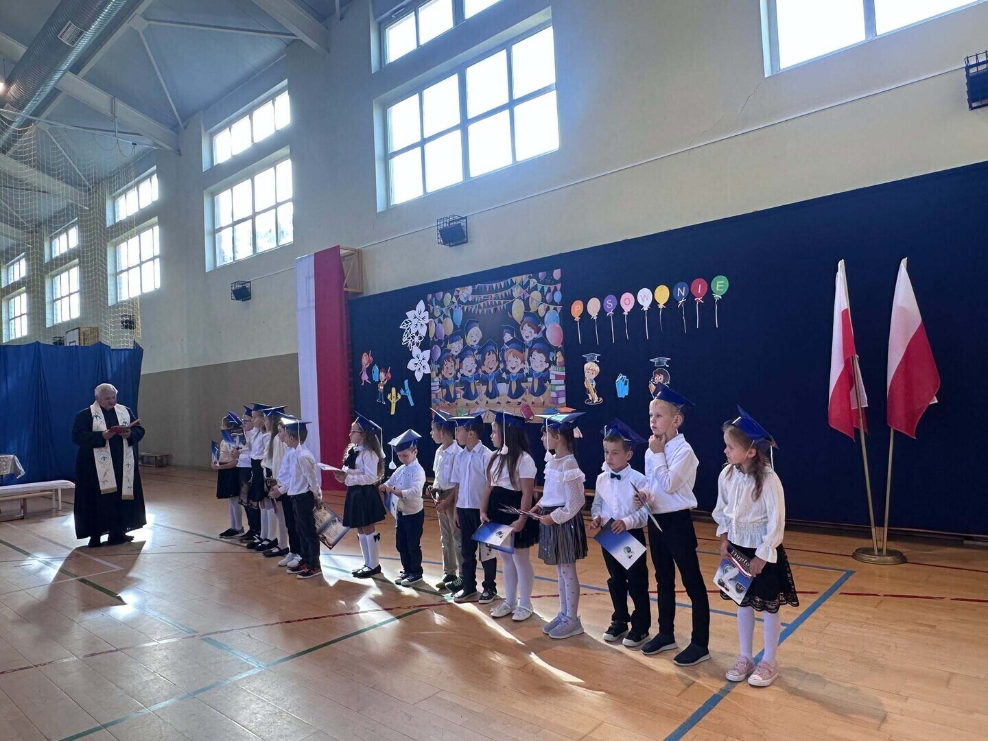 Pierwszoklasiści oficjalnie przyjęci do szkolnej społeczności